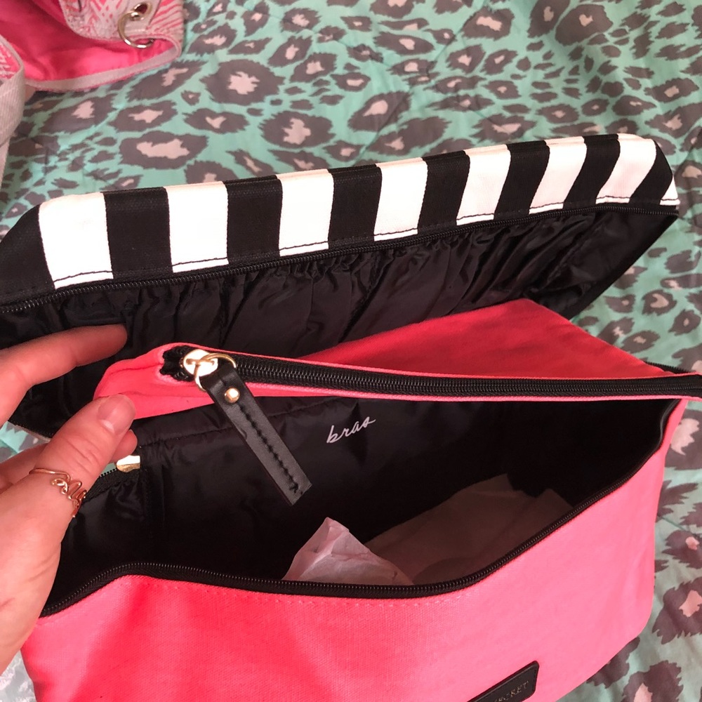 Vs travel case